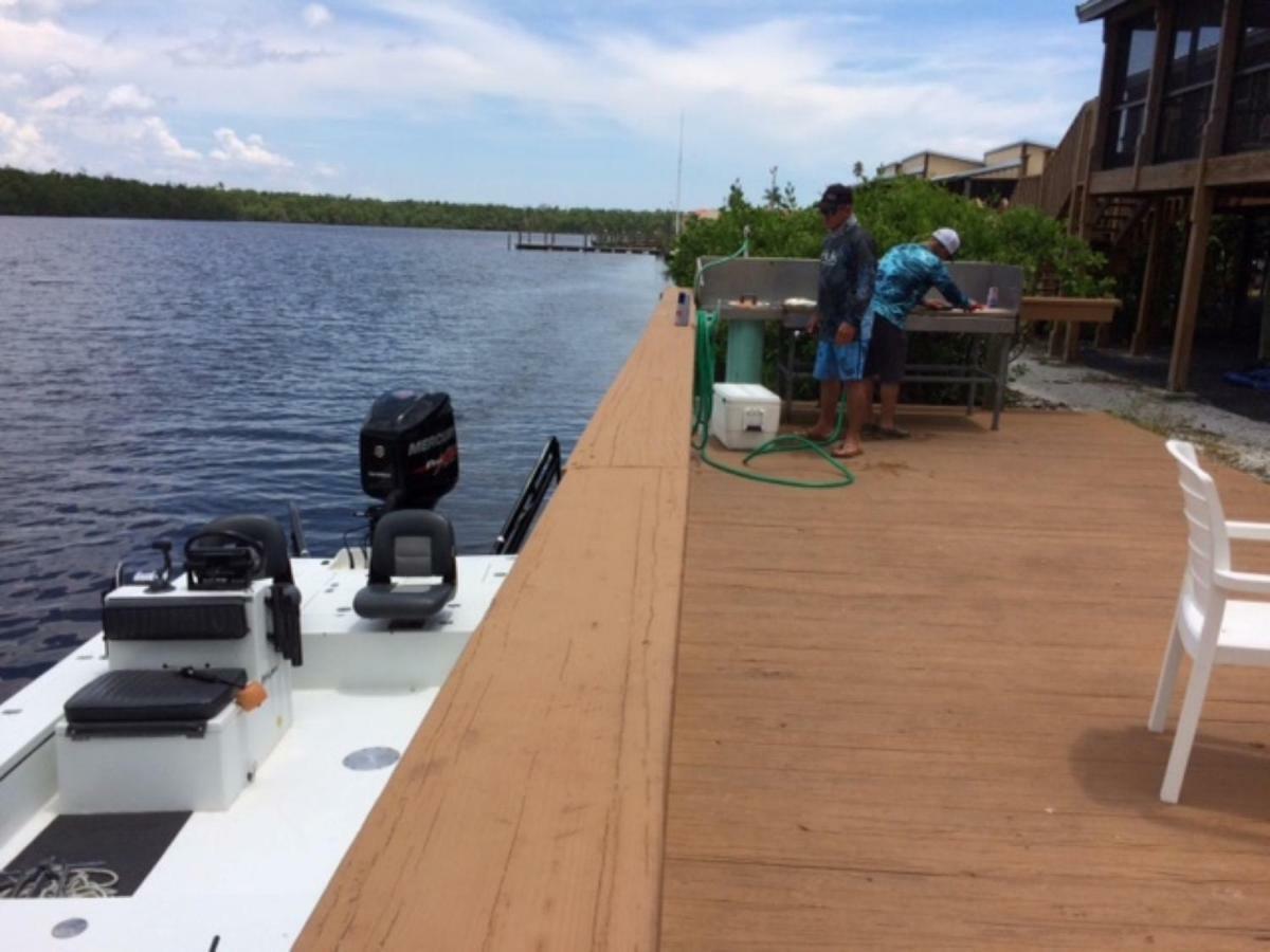 River Wilderness Waterfront Cabins Эверглейдс-Сити Экстерьер фото
